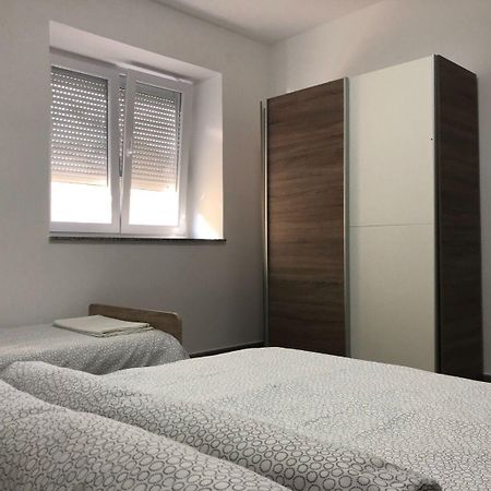 Apartments Milja - 10 M From Sea Mandre Exterior foto